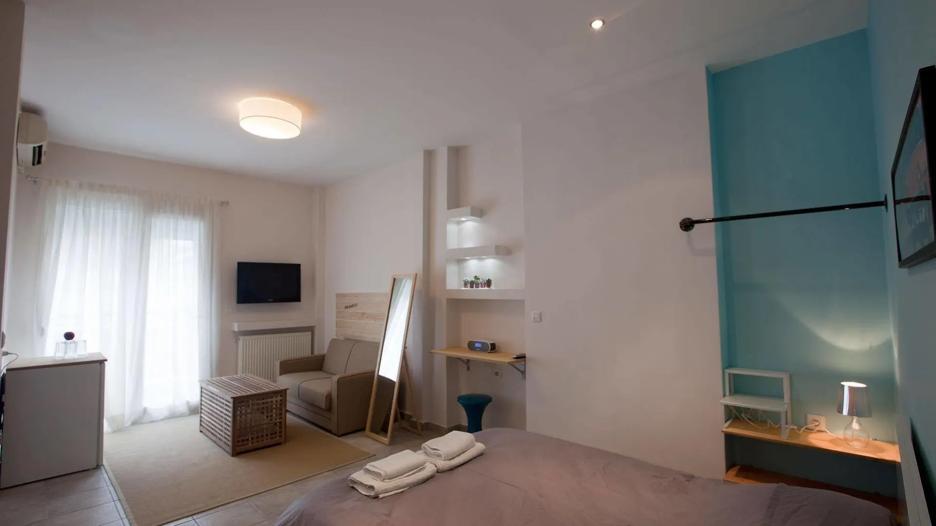 Colors Thessaloniki Living Apartment